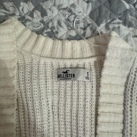 White Hollister Cardigan - Picture 2 of 3